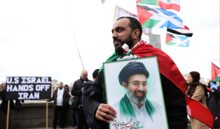 The mystery deepens around Mojtaba Khamenei: from health to sexual orientation, all the unchecked rumors about the new leader.