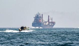 Trump continua a spingere gli alleati per aprire lo Stretto di Hormuz ma Starmer e Berlino frenano