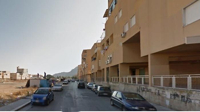 Palermo, drug dealing in Zen: doses of cocaine in the fridge and a POS for electronic payments, a 43-year-old man arrested