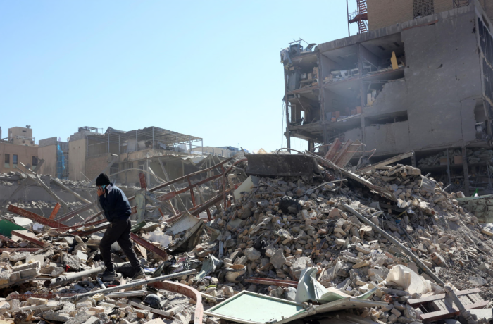 The Israeli army enters Lebanon by land. Bombs continue to fall on Tehran, the U.S. embassy in Riyadh has been hit. Trump: "We will respond"