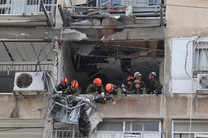 When will the war end? For Israel, there is a date; for Iran, "it will stop only when there is certainty that it cannot restart."