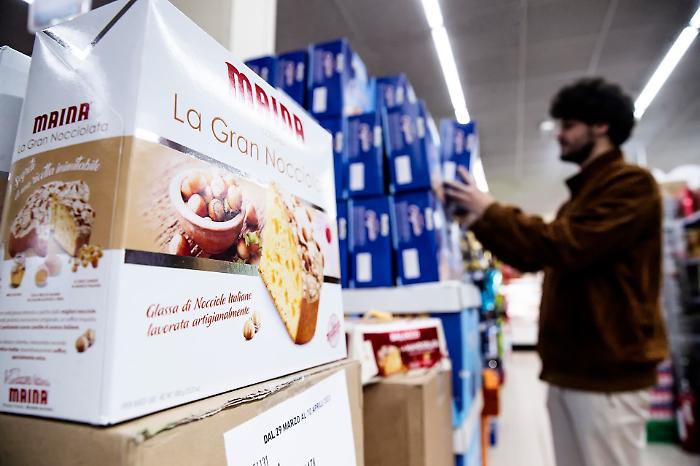 Easter 2026, a blow after another with rising costs for fuels, flights, and for the 'traditions'; how to defend against 'shrinkflation'