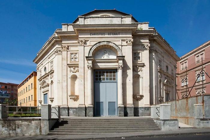 Francicanava pointed to a spot in the rock, he was right: the Church of the Sacred Heart in Barriera del Bosco.