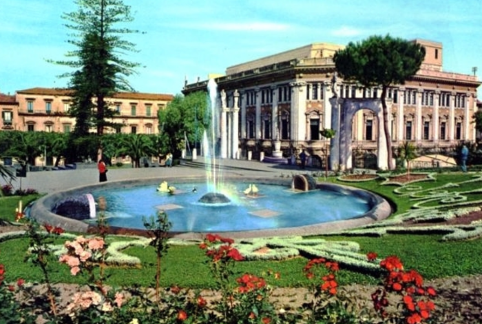 The little elephant Tony, the real swans, and the kiosk that burned down in 2001: Villa Bellini in Catania