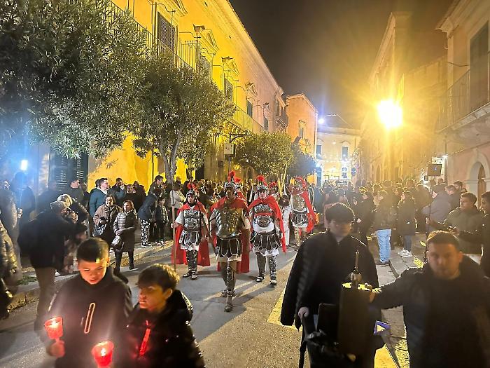 Ragusa, the living Stations of the Cross return: gathering in Chiaramonte Square in Ibla