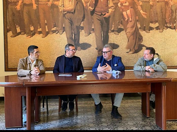 Victory, fight against low-wage work and contractual dumping