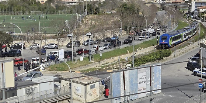 Ragusa, a motion presented: "More safety for the level crossing on Via Paestum"