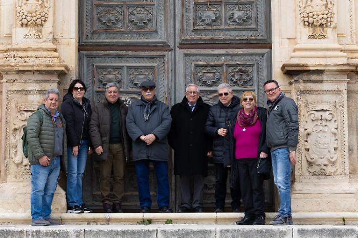 Vittoria, the restoration of the wooden doors of the Basilica of San Giovanni Battista begins