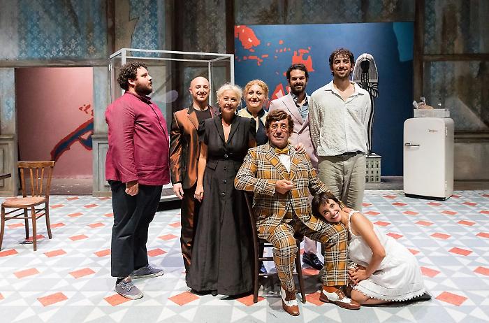 Between Laughter and Jealousy: Goldoni's "The Lovers" at the Cine Teatro Rex