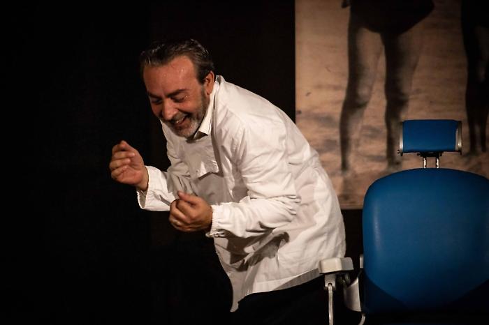 Filippo Luna is spine-chilling, the monologue that everyone must see