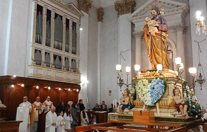 Saint Joseph's Day in Ragusa, it is the day of the procession.
