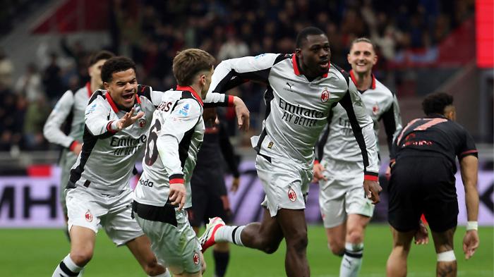 Thrill for Milan: Torino comes back at the end but it's not enough. It ends 3-2.