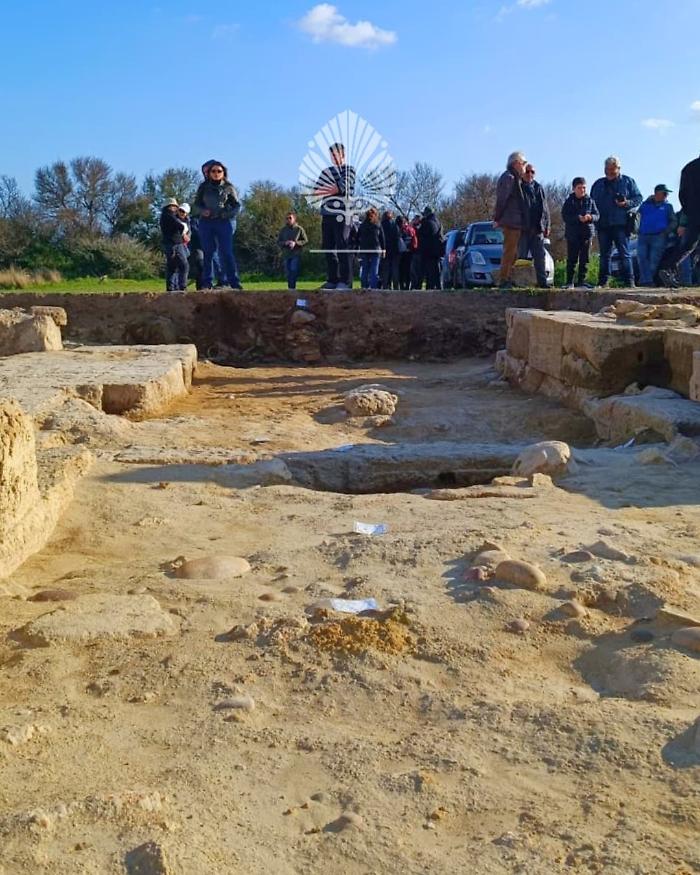 Live archaeology: citizens and scholars together at the excavation sites
