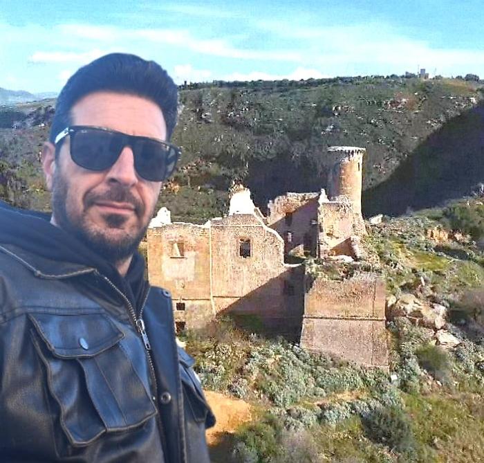 Plot twist in the local elections: Riccardo Romano is the fourth mayoral candidate.