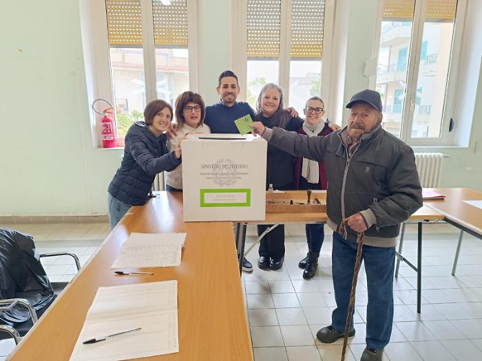 Giarratana, votes in the referendum at 101 years old