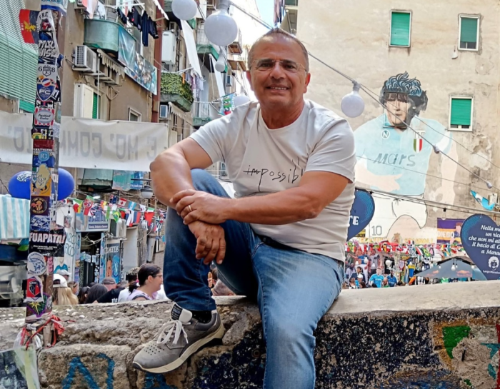 "The Discomfort of Teaching": Angelo Vita returns to bookstores to transform schools into communities