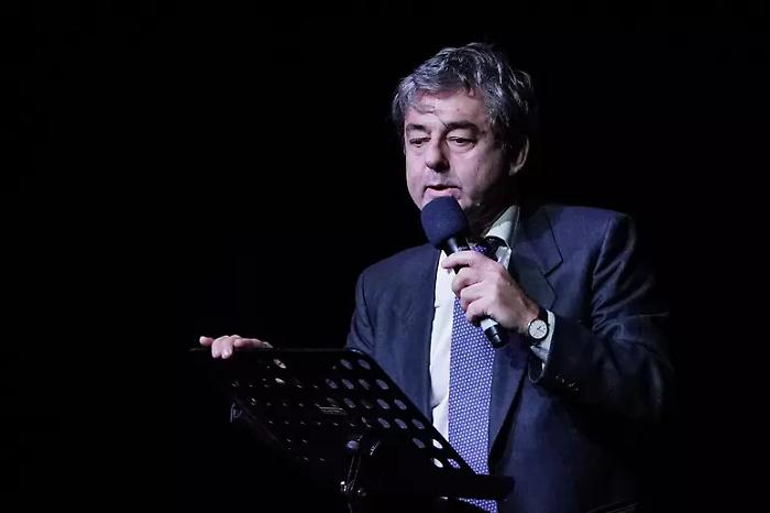 Judges sing and dance "Bella Ciao", Parodi: "I wouldn't have done it"