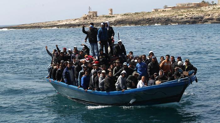 Ragusa, extraordinary concert: instruments made from the wood of the boats
