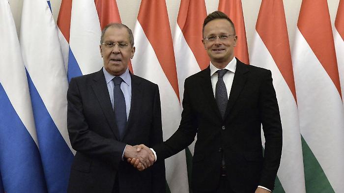 Putin's "Trojan horse" in Brussels: the phone call that complicates Szijj&aacute;rt&oacute; (and Orban) and shakes the European Union