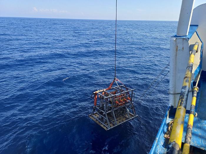 A new electro-optical cable spanning 35 kilometers connects Catania to the Western Ionian Sea (Wis): the deep sea observed in real time.